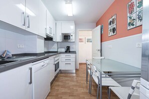 Fridge, microwave, oven, dishwasher