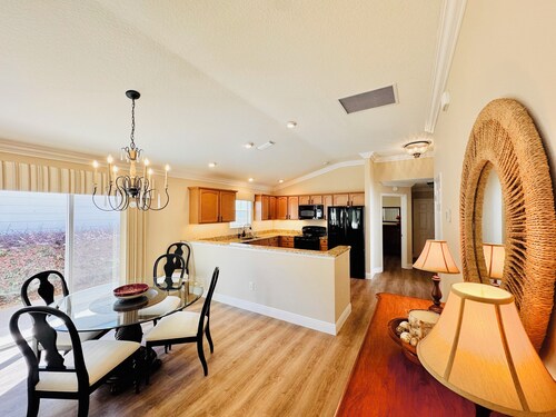 Sunshine Stay a Creekside Villa at Lake Sumter Landing with Nature & Water Views