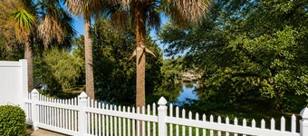 Sunshine Stay a Creekside Villa at Lake Sumter Landing with Nature & Water Views