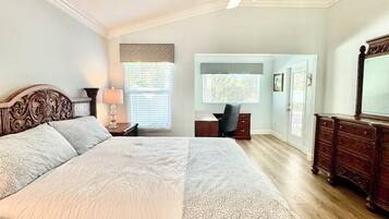 3 bedrooms, desk, iron/ironing board, WiFi