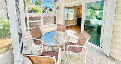 Sunshine Stay a Creekside Villa at Lake Sumter Landing with Nature & Water Views