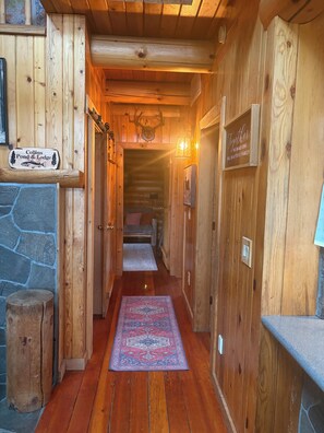 المنشأة من الداخل