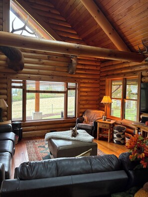 المنشأة من الداخل