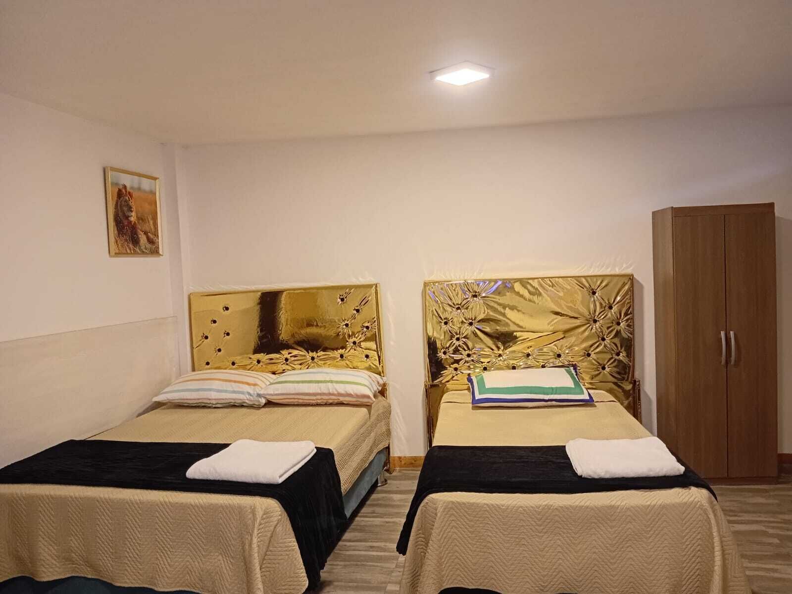 Chambre avec lits jumeaux, patio, vue cour intérieure