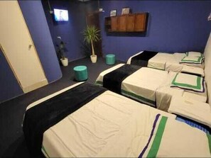 Habitación triple Confort, patio, vista al patio | Wifi gratis 