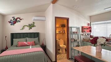 1 habitación, tabla de planchar con plancha, cuna de viaje y wifi