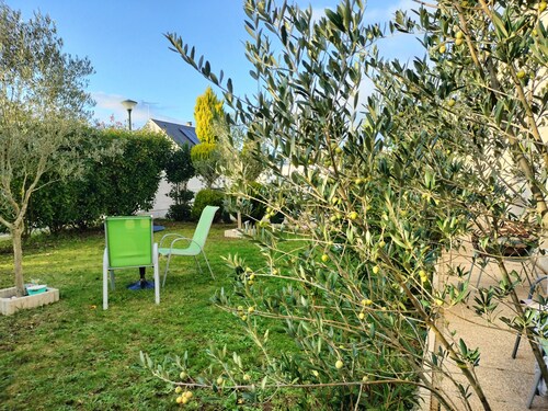 Studio with separate entrance