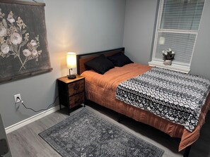 2 bedrooms, iron/ironing board, WiFi, bed sheets