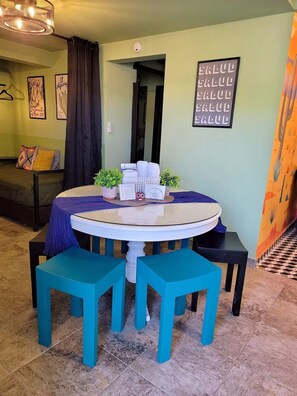 Dining - Casa Árbol accessible, spacious, and cozy home just minutes from downtown La Paz (La Paz)