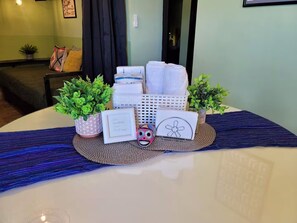 Iron/ironing board, Internet, bed sheets, wheelchair access - Casa Árbol accessible, spacious, and cozy home just minutes from downtown La Paz (La Paz)