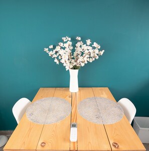 Dining - Bright and cozy apartment for 3 guests with balcony, near La Paz waterfront (La Paz)