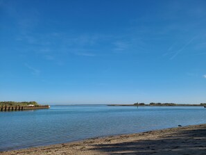 Beach - > "Ca' del Porto - Charming vacation home on the lagoon of Marano Lagunare" (Marano Lagunare)