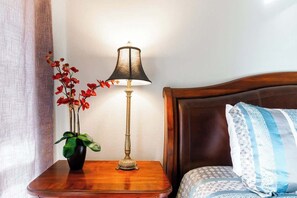 2 bedrooms, individually decorated, individually furnished, bed sheets - Cozy 2 bed 2 Bath Condo at the Beachside Ocean Club Villas (Biloxi)