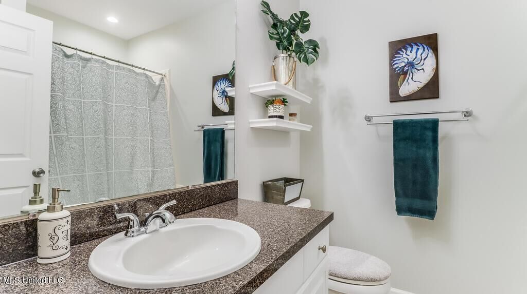 Villa, Multiple Beds, Patio, Pool View (Legacy Villa 2602) | Bathroom | Towels
