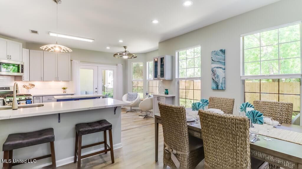 Villa, Multiple Beds, Patio, Pool View (Legacy Villa 2602) | Dining