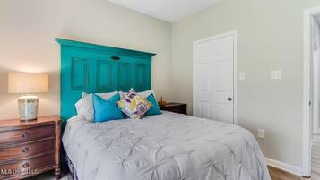 Biệt thự, nhiều giường, ban công, quang cảnh hồ bơi (Legacy Villa 2602) | 3 phòng ngủ