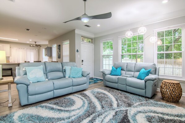 Interior - Legacy Villa 2602 - 3 Bedroom 2 Bath With Garage in Beachside Neighborhood (Gulfport)