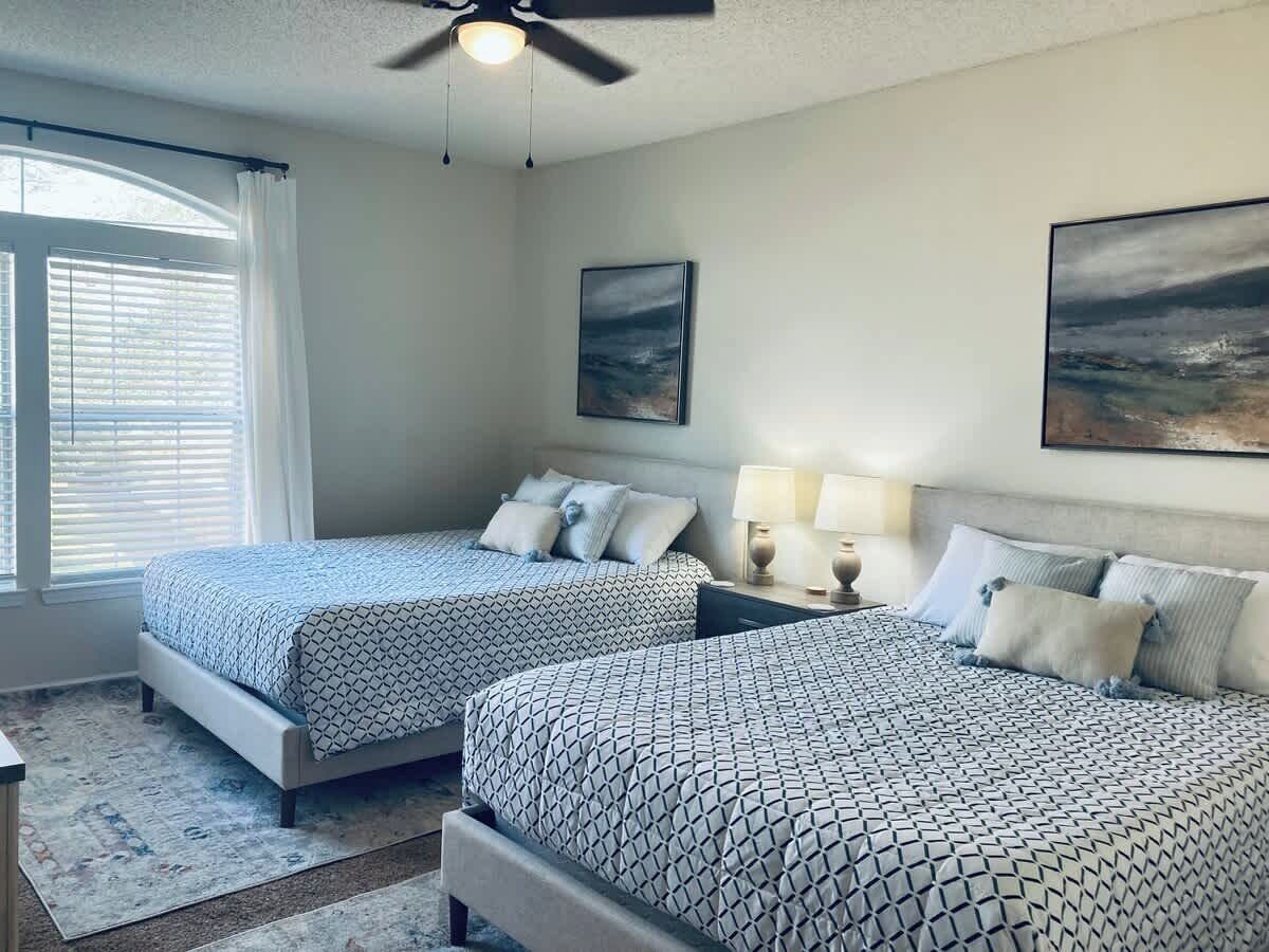 2 habitaciones, decoración personalizada y muebles diferentes 