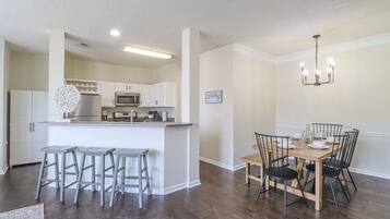 Vila, Beberapa Tempat Tidur, patio, pemandangan pantai (Legacy Villa 203) | Tempat makan