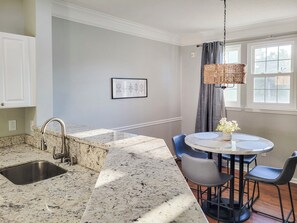 Villa, 1 Queen Bed, Hot Tub, Ocean View (Legacy Villa 1103) | Dining