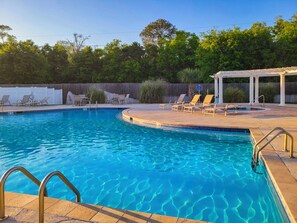 Kolam renang outdoor