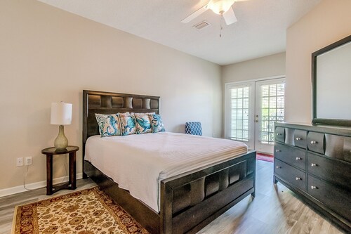 Legacy Villa 506 - 2 Bedroom 2 Bath With Garage in Beachside Neighborhood