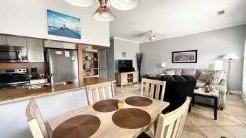 Rumah, Beberapa Tempat Tidur, patio, pemandangan samudra (Beau Clair 146) | Interior