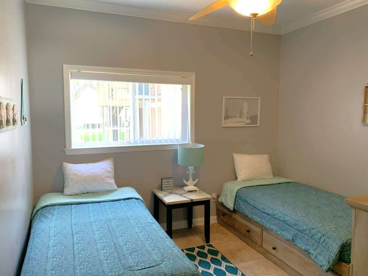 2 bedrooms, individually decorated, individually furnished, bed sheets