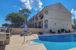 Pool - 146 Beau Clair - Beachside Townhome With Pool in Long Beach (Long Beach)