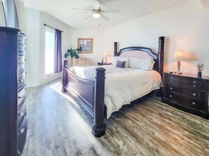 Kondominium, Beberapa Tempat Tidur, hot tub, pemandangan samudra (Beau View 1806) | 3 kamar tidur dan didekorasi berbeda-beda