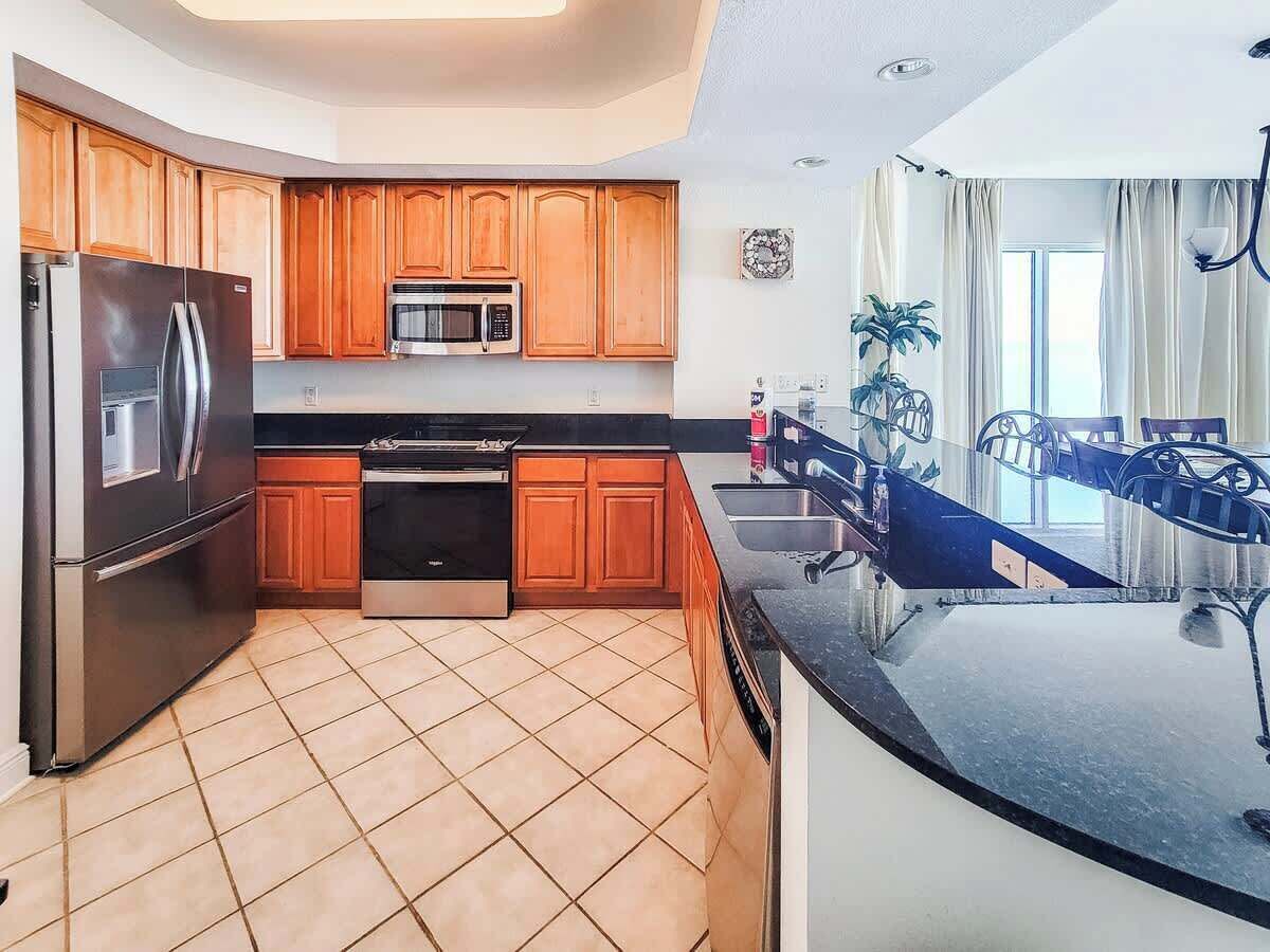 Kondominium, Beberapa Tempat Tidur, hot tub, pemandangan samudra (Beau View 1806) | Dapur pribadi
