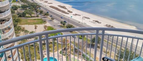 Appart'hôtel, plusieurs lits, accès piscine, vue océan (Legacy Tower II 1301) | Enceinte de l’hébergement
