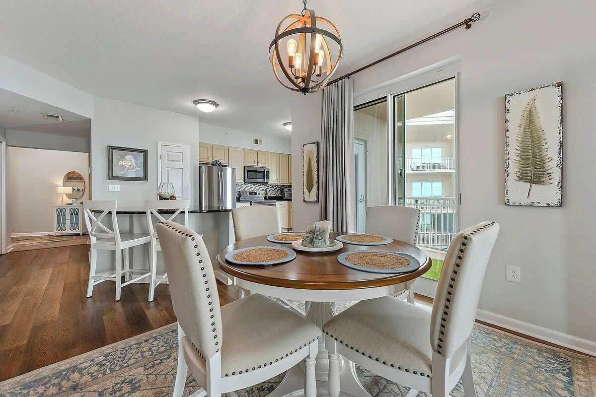 Condo, Multiple Beds, Pool Access, Ocean View (Legacy Tower II 1301) | Dining
