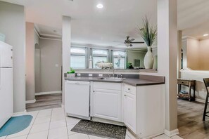 Villa, Berbilang Katil, Jetted Tub, Beach View (Legacy Villa 2604) | Bahagian dalam