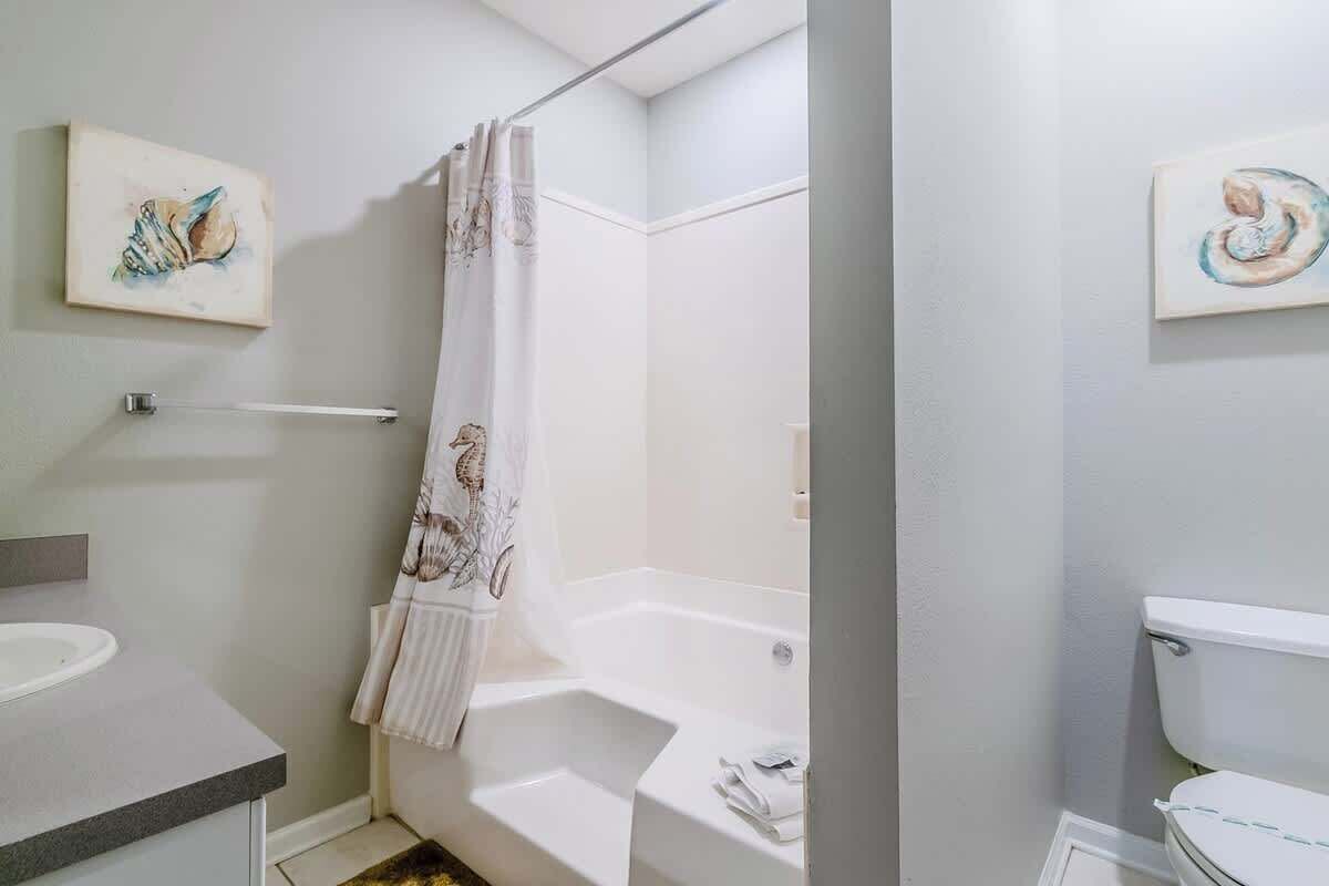 Villa, Multiple Beds, Jetted Tub, Beach View (Legacy Villa 2604) | Bathroom | Towels