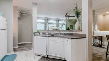 Biệt thự, nhiều giường, bồn tắm thủy lực, quang cảnh bãi biển (Legacy Villa 2604) | Nội thất