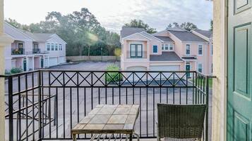 Vila, Beberapa Tempat Tidur, jet tub, pemandangan pantai (Legacy Villa 2604) | Teras/patio