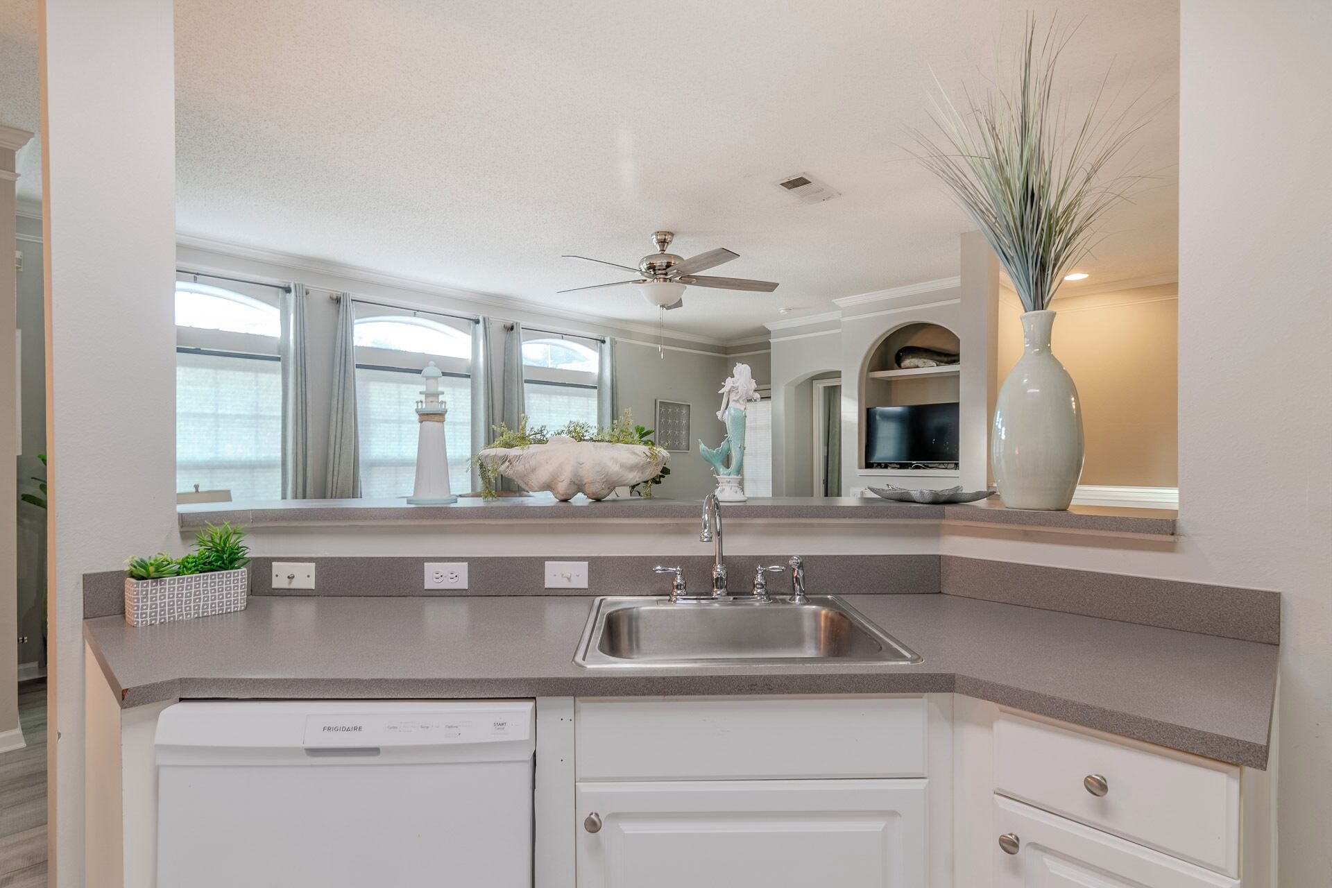Villa, Multiple Beds, Jetted Tub, Beach View (Legacy Villa 2604) | Private kitchen