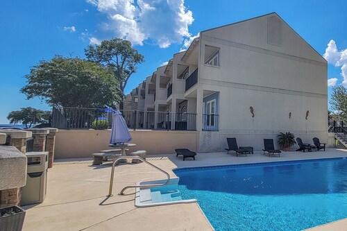 120 Beau Clair - Beachview Townhome With Balcony and Deck in Long Beach