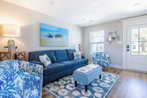 Småhus, flere senger, terrasse, strandutsikt (Coral Breeze 133) | Oppholdsområde