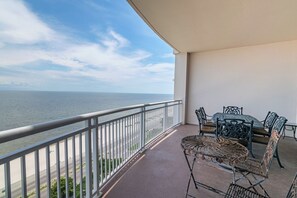 Condo, varias camas, acceso a la alberca, vista al océano (Legacy Tower 1 -1403) | Vista desde la habitación