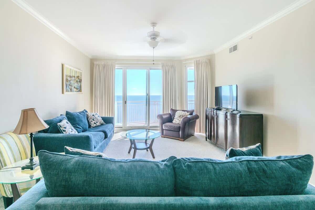 Condo, Multiple Beds, Pool Access, Ocean View (Legacy Tower I 1104) | Living area