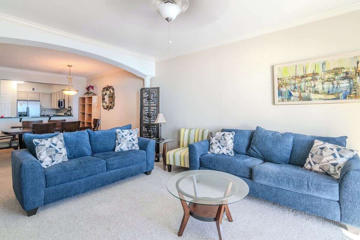 Condo, Multiple Beds, Pool Access, Ocean View (Legacy Tower I 1104) | Living area