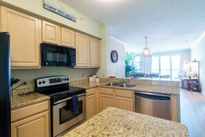 Leilighet, flere senger, adgang til basseng, havutsikt (Legacy Tower 1 -502) | Eget kjøkken