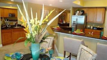 Condo, Multiple Beds, Hot Tub, Ocean View (Beau View 0303) | Dining