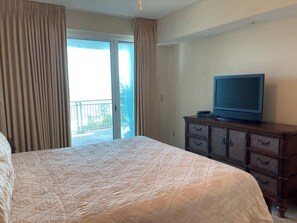 Huoneisto, useita sänkyjä, pääsy uima-altaalle, valtamerinäköala (Legacy Tower II 0708) | 2 makuuhuonetta, yksilöllisesti sisustettu, yksilöllisesti kalustettu