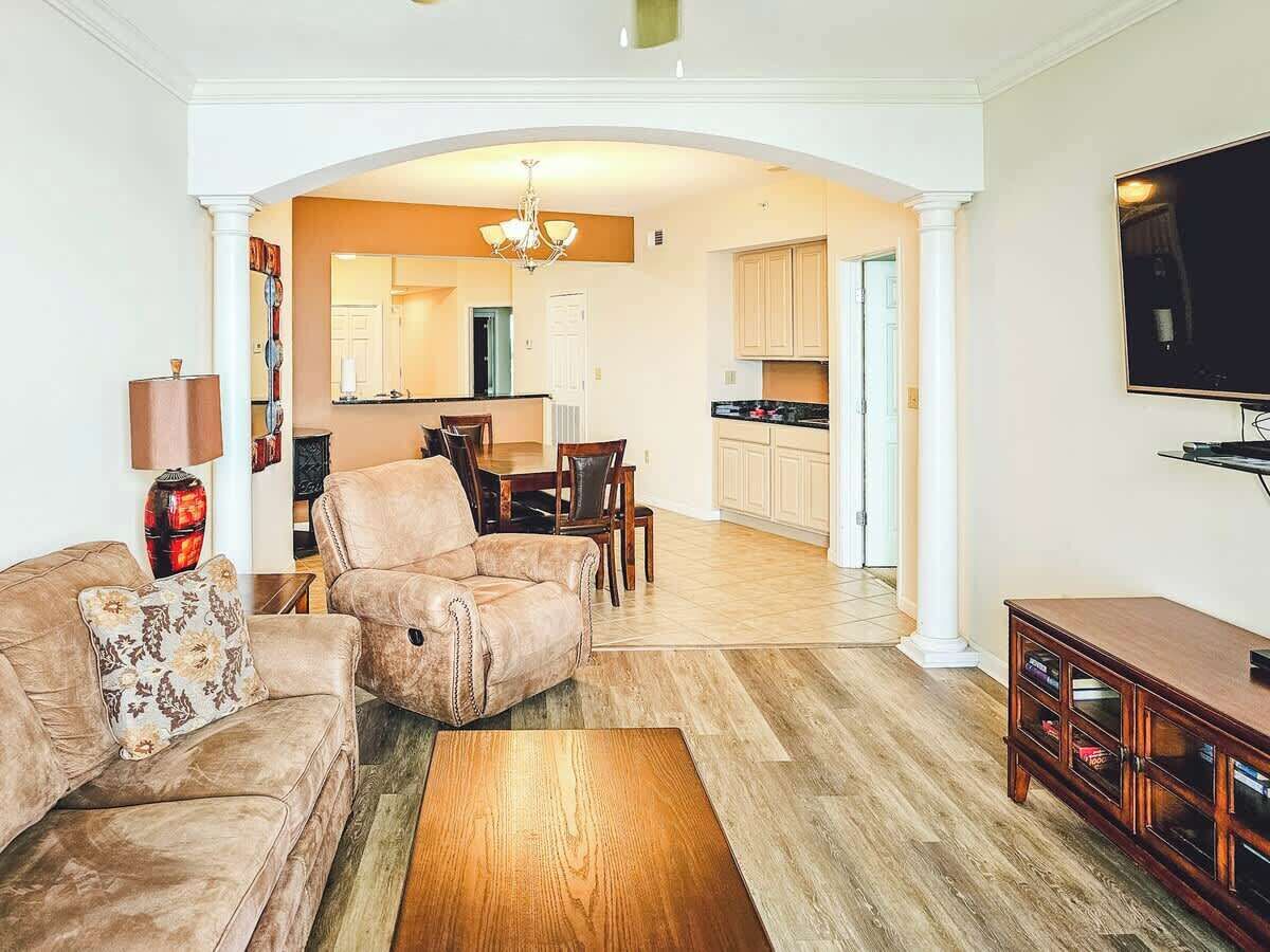 Condo, Multiple Beds, Pool Access, Ocean View (Legacy Tower II 0708) | Living area