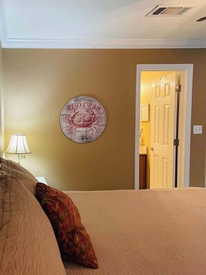 House, Multiple Beds, Patio, Ocean View (Beau Clair 123) | 2 bedrooms, individually decorated, individually furnished, bed sheets - 123 Beau Clair - Beachside Townhome With Balcony and Pool in Long Beach (Long Beach)