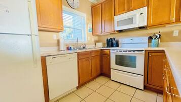 Rumah, Beberapa Tempat Tidur, patio, pemandangan samudra (Beau Clair-123) | Dapur pribadi