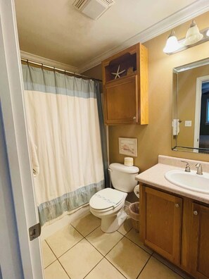 House, Multiple Beds, Patio, Ocean View (Beau Clair 123) | Bathroom | Towels - 123 Beau Clair - Beachside Townhome With Balcony and Pool in Long Beach (Long Beach)
